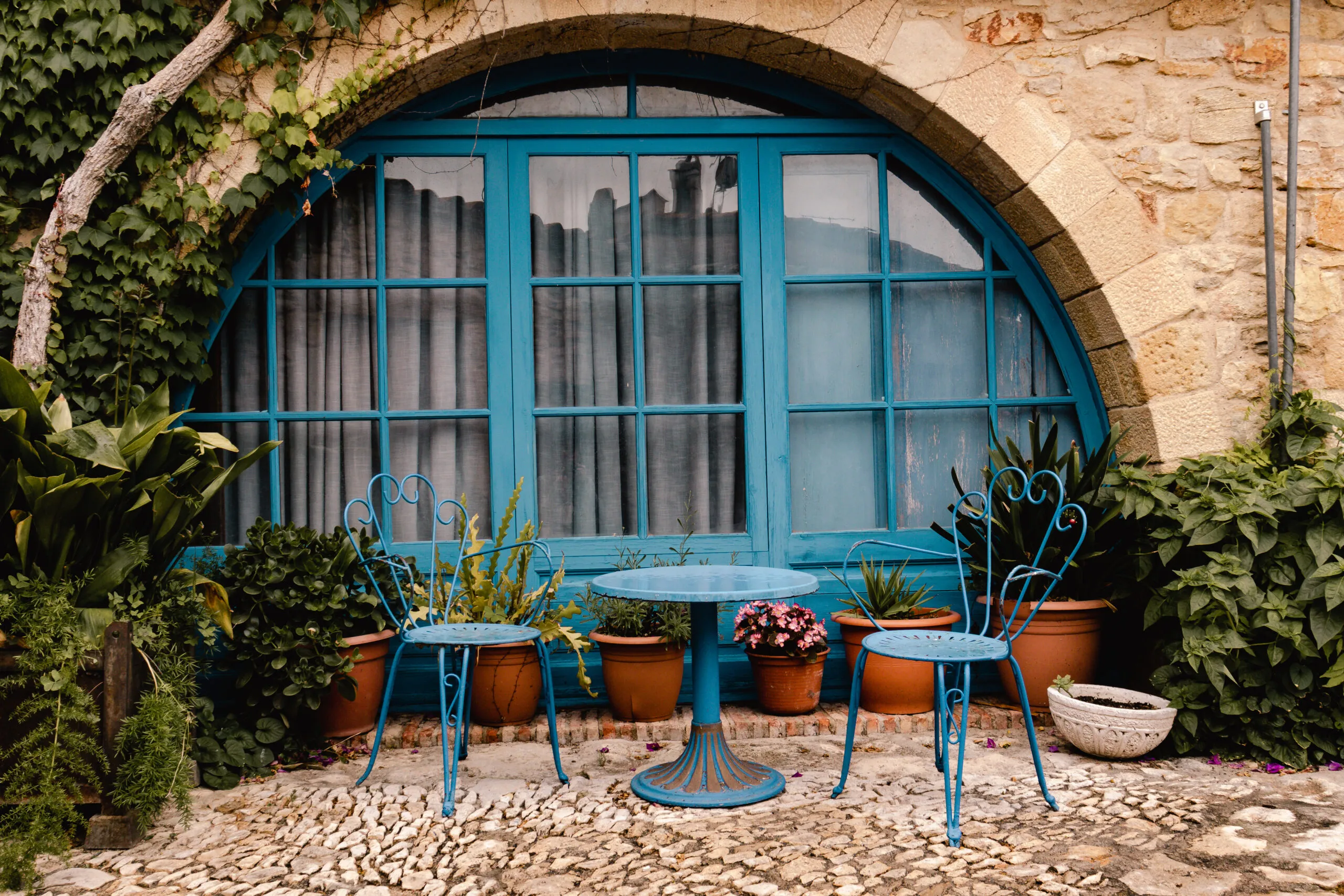 Make Your Garden Aesthetic For Spring, The beautiful balcony of an old house in Pals, Spain.